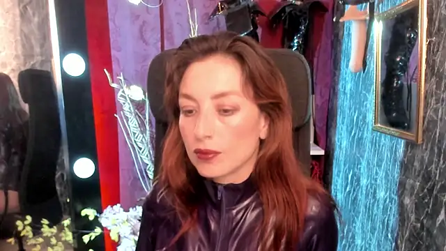 Snapshot of Queenscarlettsecret chatting on 04/16/26, 07:03 Queenscarlettsecret online show from 04/16/26, 07:03