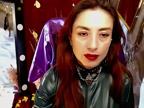 Snapshot of Queenscarlettsecret chatting on 06/03/26, 05:40 Queenscarlettsecret online show from 06/03/26, 05:40