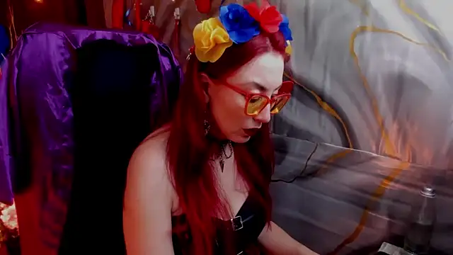 Queenscarlettsecret online show from 06/23/26, 01:42