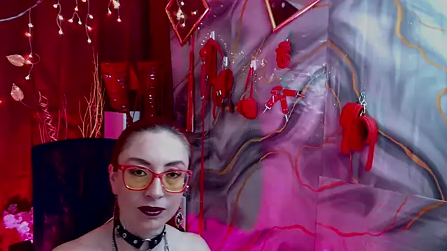 Queenscarlettsecret online show from 07/28/26, 12:48