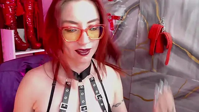 Queenscarlettsecret online show from 07/28/26, 07:39