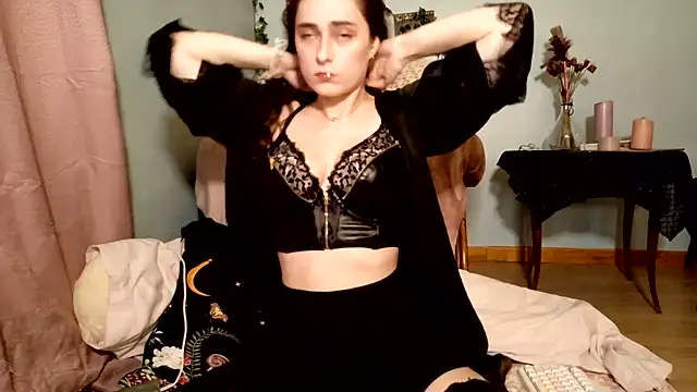 missclochette online show from 06/17/26, 12:18