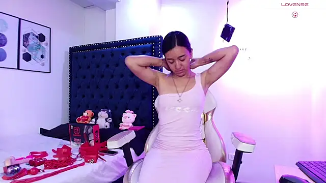 Zoe M00n online show from 06/18/26, 01:15