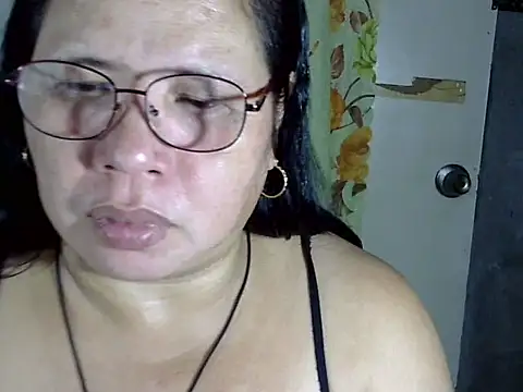 Snapshot of HottyCurlyPeanut chatting on 04/23/26, 01:57 HottyCurlyPeanut online show from 04/23/26, 01:57