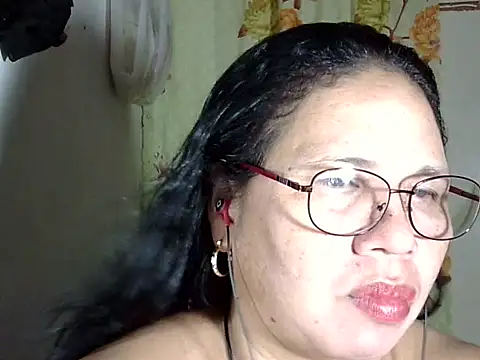 Snapshot of HottyCurlyPeanut chatting on 05/04/26, 04:25 HottyCurlyPeanut online show from 05/04/26, 04:25