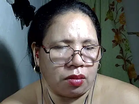 Snapshot of HottyCurlyPeanut chatting on 05/22/26, 07:52 HottyCurlyPeanut online show from 05/22/26, 07:52