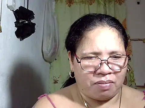 Snapshot of HottyCurlyPeanut chatting on 05/23/26, 07:56 HottyCurlyPeanut online show from 05/23/26, 07:56