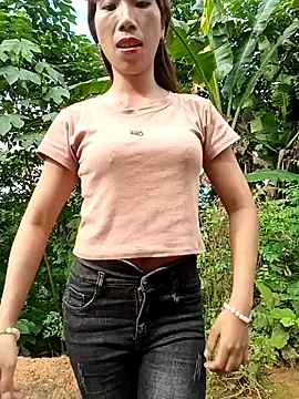 Snapshot of Elena_Mia chatting on 05/12/26, 08:33 Elena Mia online show from 05/12/26, 08:33