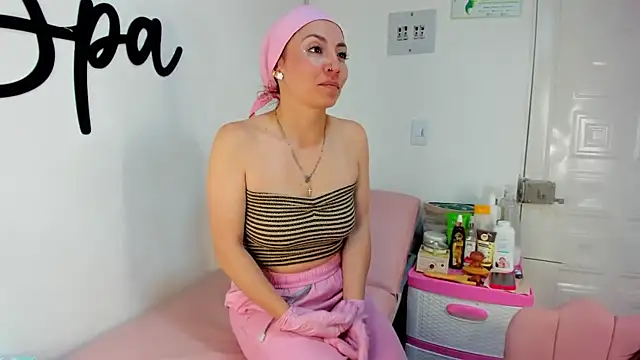 Sara fun online show from 12/31/24, 07:31