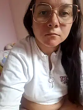 Snapshot of Sophie_Secret7 chatting on 07/04/26, 11:49 Sophie Secret7 online show from 07/04/26, 11:49