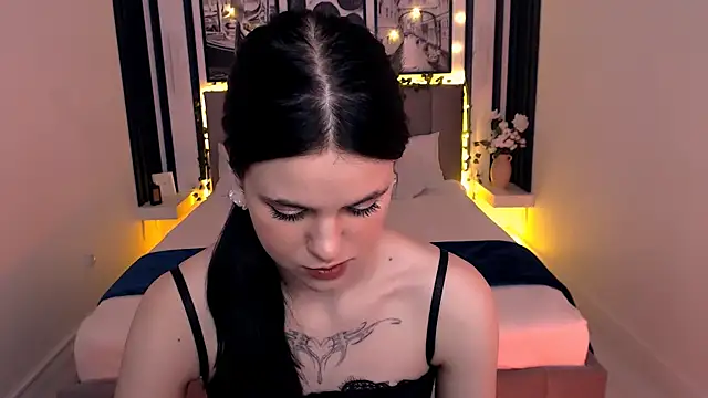 Snapshot of _Scarlett_Lee_ chatting on 04/16/26, 11:22 Scarlett Lee online show from 04/16/26, 11:22