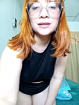 Snapshot of Curves_Nina chatting on 05/11/26, 04:04 Curves Nina online show from 05/11/26, 04:04