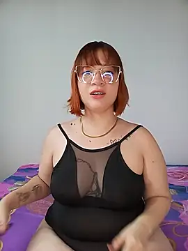 Curves Nina online show from 07/11/26, 09:05