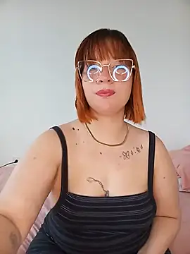 Curves Nina online show from 08/02/26, 08:07