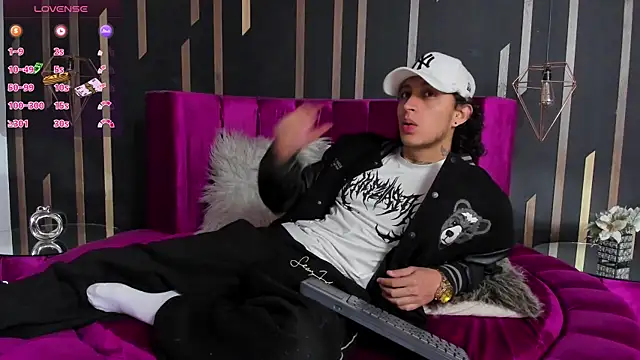 Snapshot of JayTaylorr chatting on 04/30/26, 11:38 JayTaylorr online show from 04/30/26, 11:38