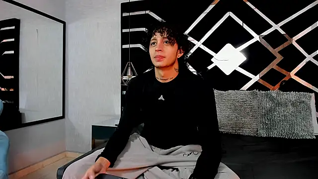 Snapshot of JayTaylorr chatting on 05/12/26, 11:40 JayTaylorr online show from 05/12/26, 11:40