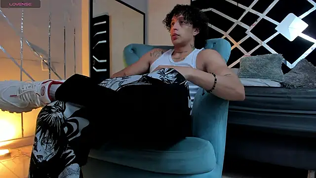 Snapshot of JayTaylorr chatting on 05/25/26, 11:27 JayTaylorr online show from 05/25/26, 11:27