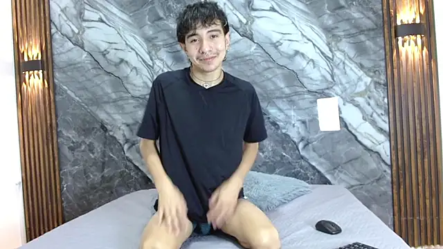 Snapshot of NoahWalker__ chatting on 04/25/26, 02:14 NoahWalker online show from 04/25/26, 02:14