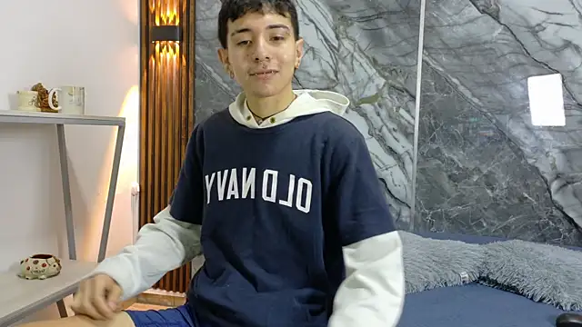 Snapshot of NoahWalker__ chatting on 06/04/26, 11:05 NoahWalker online show from 06/04/26, 11:05