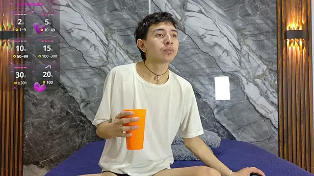 NoahWalker   online show from 06/18/26, 10:52