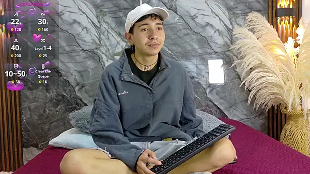 NoahWalker   online show from 06/26/26, 10:52