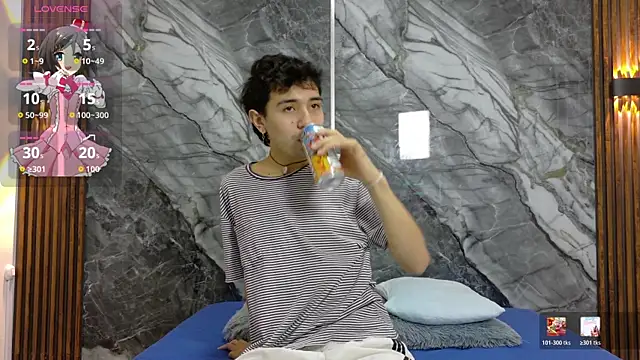 NoahWalker   online show from 07/10/26, 11:02