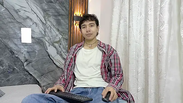 NoahWalker   online show from 07/21/26, 11:01