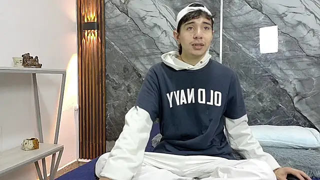 NoahWalker   online show from 07/23/26, 11:08