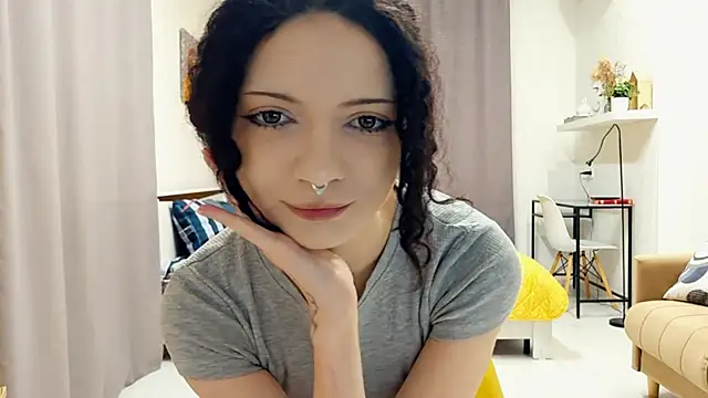 CinnamonCurl online show from 05/04/26, 11:45