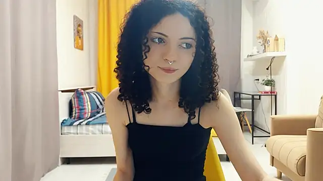 CinnamonCurl online show from 06/16/26, 11:29