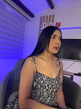 Snapshot of _hanna_gomez chatting on 04/21/26, 12:33 hanna gomez online show from 04/21/26, 12:33