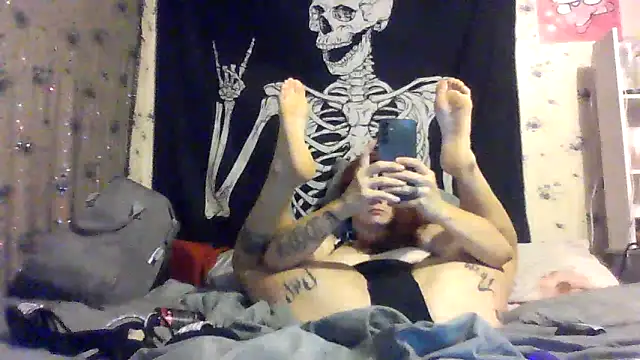 Snapshot of gagqueen2026 chatting on 06/14/26, 05:42 gagqueen2026 online show from 06/14/26, 05:42