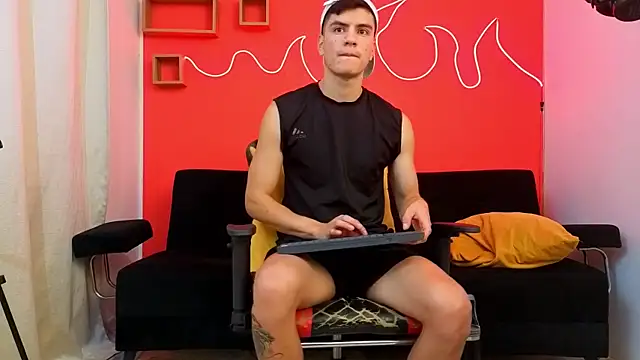 LeoTease online show from 05/14/26, 03:35