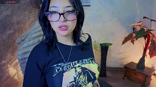 Snapshot of lsa_dolly_nyx chatting on 05/04/26, 10:39 lsa dolly nyx online show from 05/04/26, 10:39
