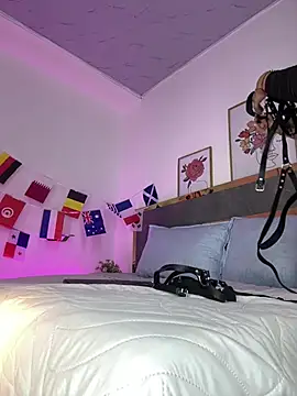 Jenifer Lux online show from 07/06/26, 12:13