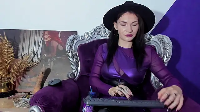 Snapshot of MistressKasandra chatting on 05/23/26, 04:07 MistressKasandra online show from 05/23/26, 04:07