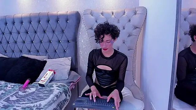 Snapshot of Anaciet_Evans chatting on 04/19/26, 04:01 Anaciet Evans online show from 04/19/26, 04:01