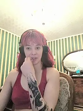 Snapshot of amberrrdolll_ chatting on 04/19/26, 09:06 amberrrdolll online show from 04/19/26, 09:06