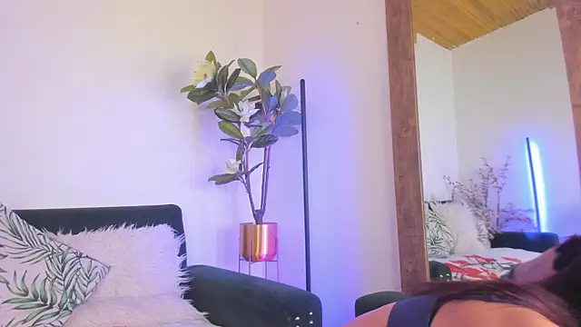 megan shyne online show from 06/15/26, 04:58
