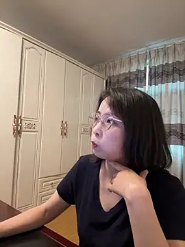 Snapshot of lisha521 chatting on 06/02/26, 01:18 lisha521 online show from 06/02/26, 01:18