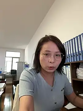Snapshot of lisha521 chatting on 06/11/26, 02:11 lisha521 online show from 06/11/26, 02:11