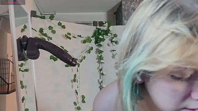 Lina Wi online show from 06/26/26, 08:24