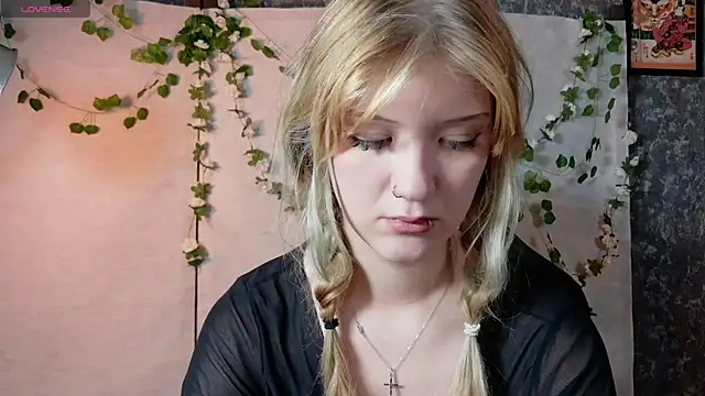 Lina Wi online show from 07/02/26, 08:04