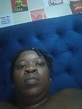 Snapshot of PrettyMissB chatting on 06/11/26, 03:37 PrettyMissB online show from 06/11/26, 03:37