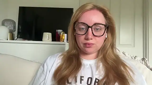 arielsweetieee online show from 06/06/26, 07:02