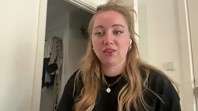 arielsweetieee online show from 06/10/26, 02:16