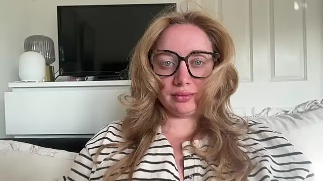arielsweetieee online show from 06/13/26, 06:44