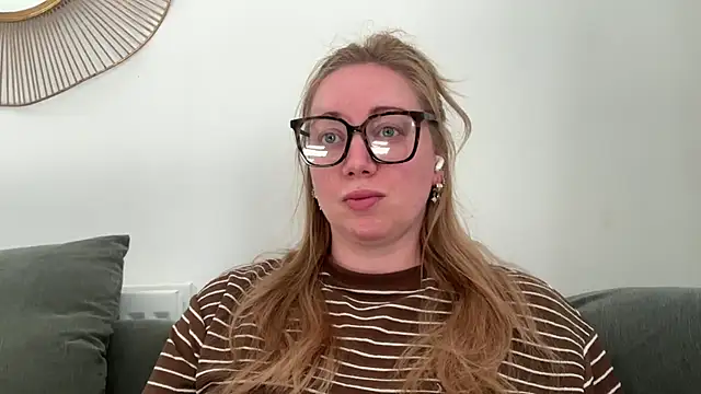 arielsweetieee online show from 06/14/26, 07:43