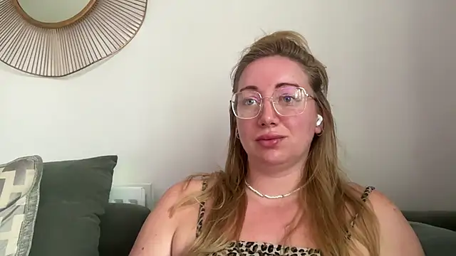 arielsweetieee online show from 06/22/26, 04:42