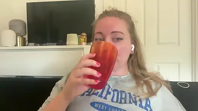 arielsweetieee online show from 07/05/26, 08:32